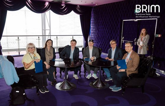 Koniec "dzikiego zachodu" w polskim influencer marketingu? Branża wprowadza standardy