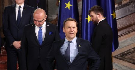 "Każdemu się zdarza". Sikorski ucina sprawę słów Dudy