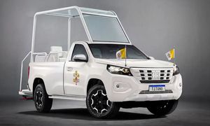 Fiat Titano jako papamobile dla Leona XIV. Nietypowa wersja pick-upa