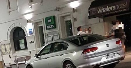 Koronawirus. Burmistrz pił piwo, złamał zalecenia. Dostał mandat