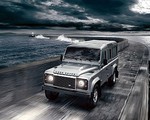Nowy stary Land Rover Defender
