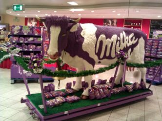 Tajemnice fioletowej krowy. Odsłaniamy kulisy kampanii marketingowych z udziałem maskotek