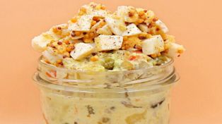 Wielkanocna sałatka w nowoczesnym stylu