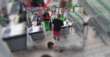 Przywłaszczył telefon zgubiony przez innego klienta sklepu. Jest poszukiwany