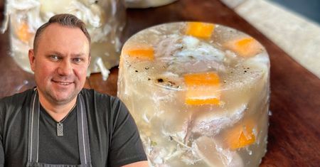 Tomek Strzelczyk wie, jak zrobić prawdziwe zimne nóżki. Nie idzie na skróty