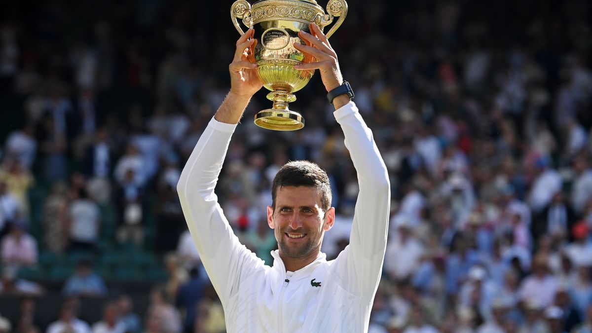 PAP/EPA / TOLGA AKMEN / Na zdjęciu: Novak Djoković