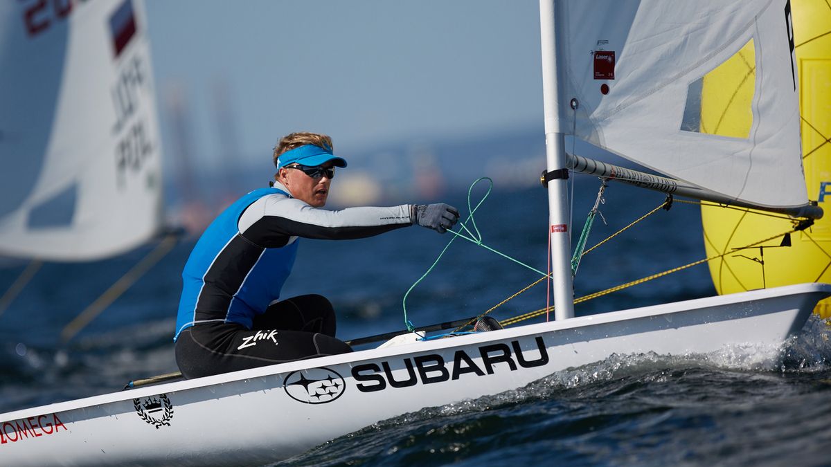 Maciej Grabowski na łódce olimpijskiej klasy Laser