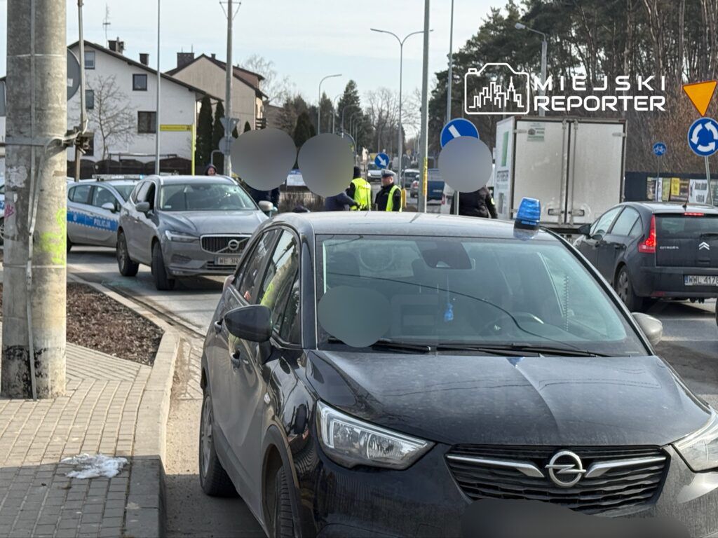 Pościg pod Warszawą. Kierowca ciężarówki udaremnił dalszą ucieczkę volvo