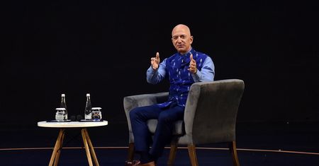 Jeff Bezos nie będzie dyrektorem generalnym Amazona. Potwierdza to w liście do pracowników