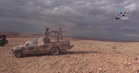 Nagranie ujawnione przez bojowników pokazuje uzbrojonych mężczyzn walczących w Kobani