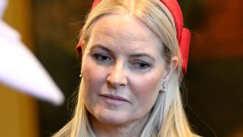 Księżna Mette-Marit wciąż oczekuje na przeszczep płuc. Lekarze alarmują, że mógł pozostać jej ROK ŻYCIA