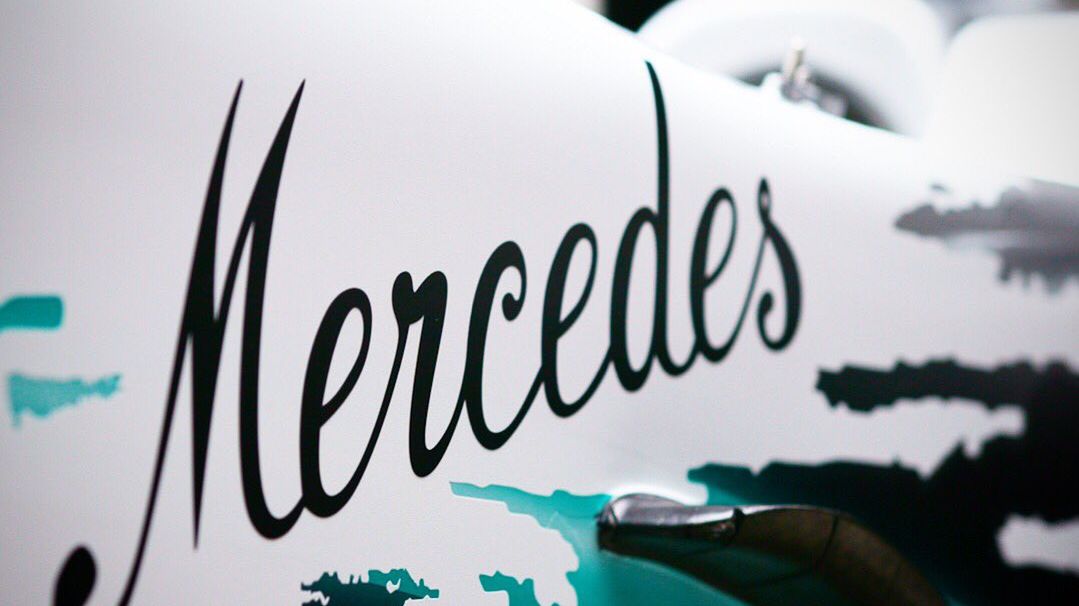 Zdjęcie okładkowe artykułu: Twitter / Mercedes / Na zdjęciu: nowe malowanie Mercedesa