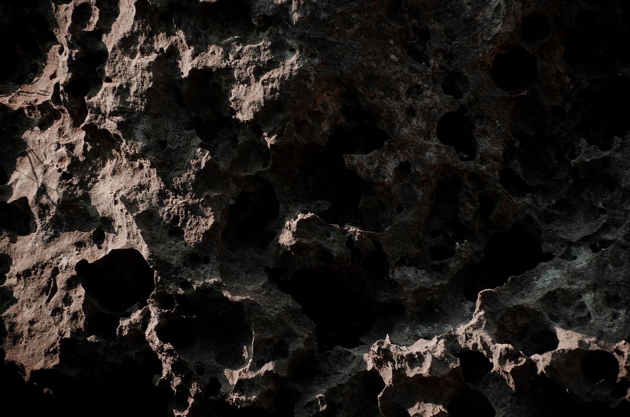 Możliwe jest istnienie nieznanego dotąd, niezwykle ciężkiego stabilnego pierwiastka na asteroidach - zdjęcie ilustracyjne
