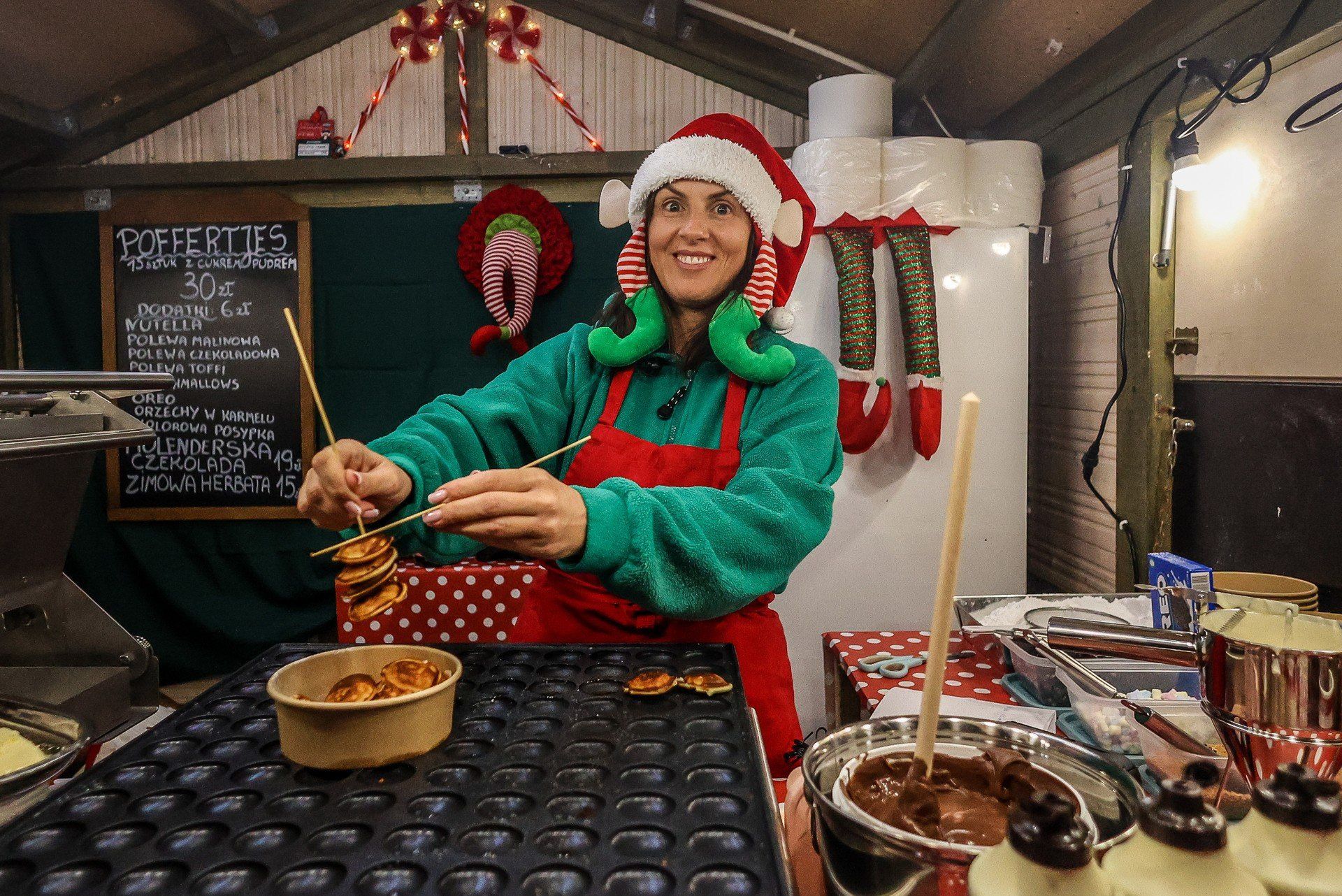 Rozświetlenie choinek, wspólne śpiewanie kolęd, występy muzyczne, gry i zabawy, warsztaty, poczęstunki i spotkania ze Świętym Mikołajem - to wydarzenia organizowane od 3 grudnia w dzielnicach Gdańska w związku ze zbliżającym się Bożym Narodzeniem.