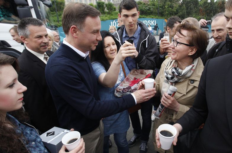 Obietnice Andrzeja Dudy. Niższe emerytury i nieznaczne podwyżki w pensji