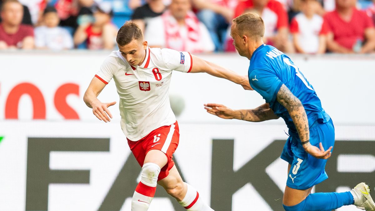 Zdjęcie okładkowe artykułu: Getty Images / Mateusz Slodkowski/DeFodi Images / Na zdjęciu: Kacper Kozłowski w meczu z Islandią