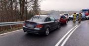 Zalec: Czołowe zderzenie na DK 59 pod Mrągowem. Droga całkowicie zablokowana