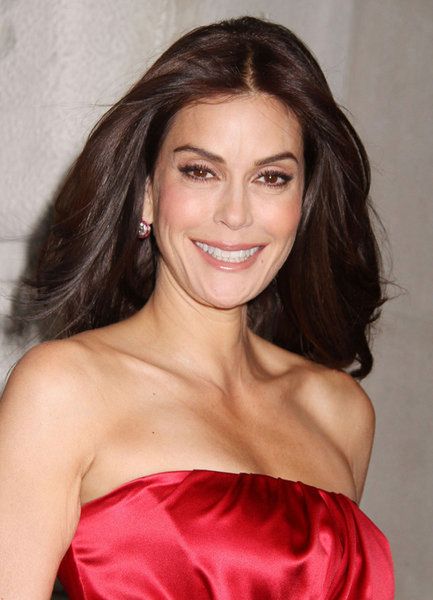 Teri Hatcher: Jej twarz przypomina maskę. Dlatego zniknęła z ekranu?