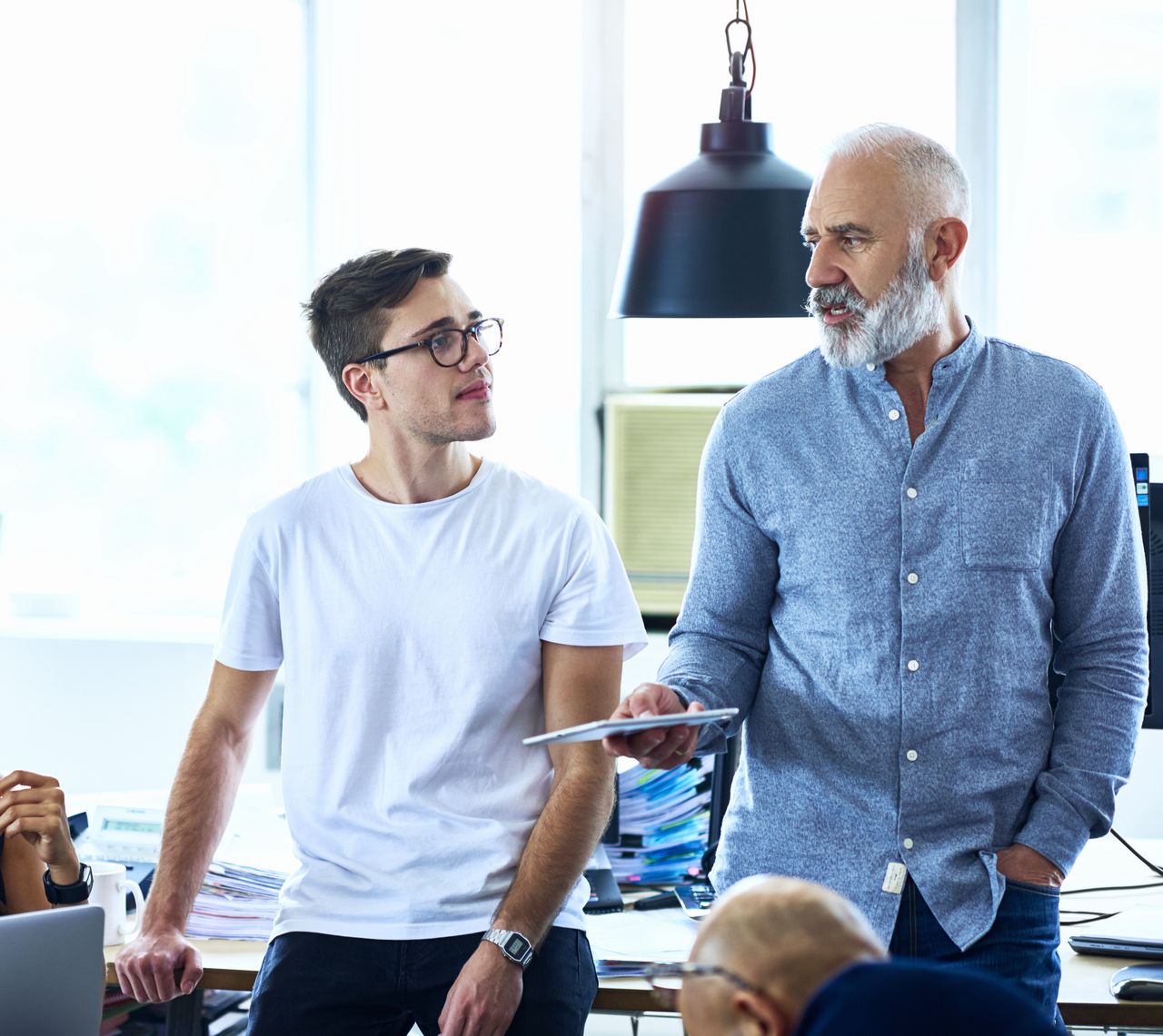 Zetki i silversi w jednym zespole. Wyzwanie i szansa dla biznesu