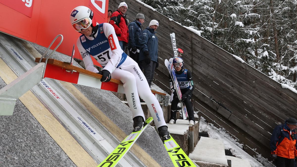 Zdjęcie okładkowe artykułu: PAP / Grzegorz Momot / Na zdjęciu: Kamil Stoch siadający na belkę startową na skoczni Kulm