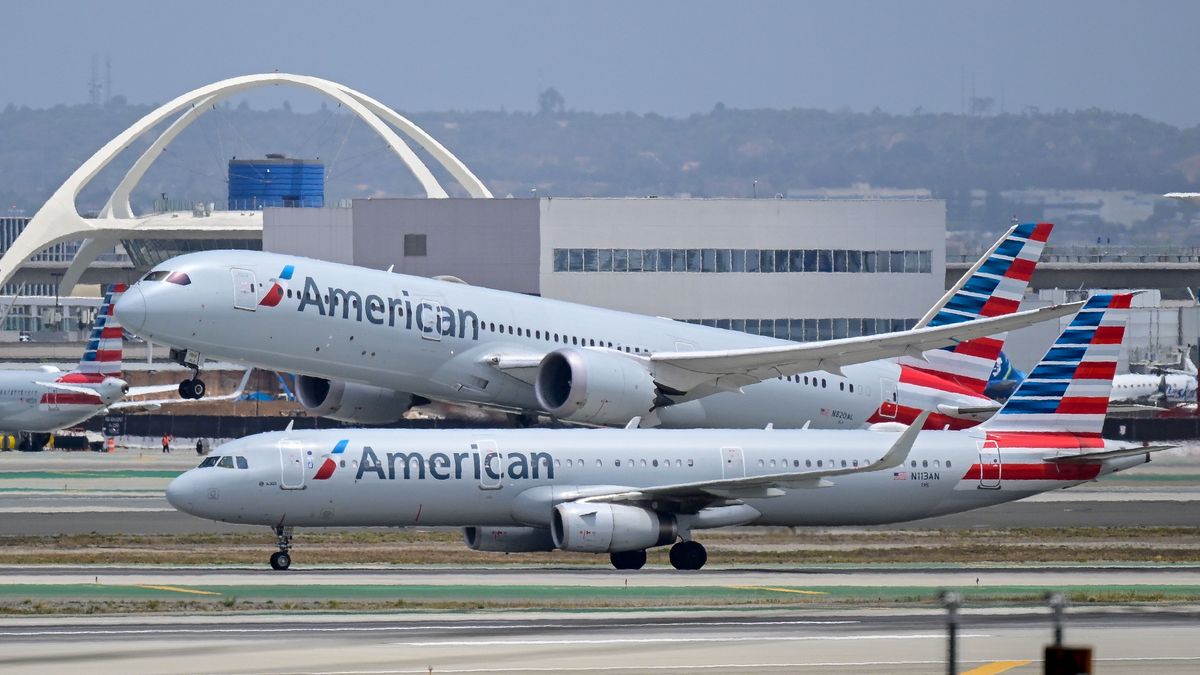 LOS ANGELES, CALIFORNIA, UNITED STATES - 2026/05/22: A Boeing 787 Dreamliner operated by American Airlines takes off from Los Angeles International Airport in Los Angeles. Major airlines continue to expand long-haul international operations as carriers prepare for increased passenger demand during the summer travel season. (Photo by Weston Hancock/SOPA Images/LightRocket via Getty Images)