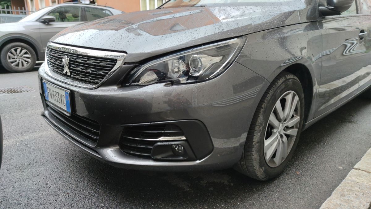Peugeot 308 z wypożyczalni