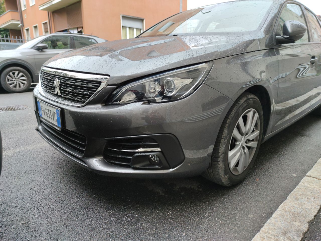 Peugeot 308 z wypożyczalni