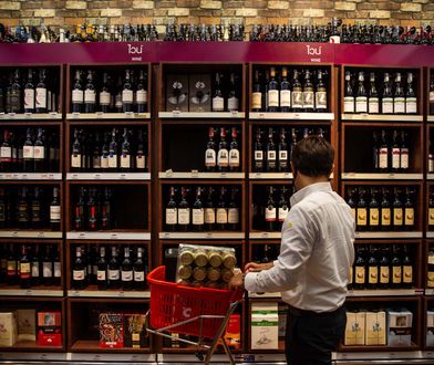 Alkohol mocno promowany. Przez 5 miesięcy 400 tys. razy promowano trunki w polskich sklepach