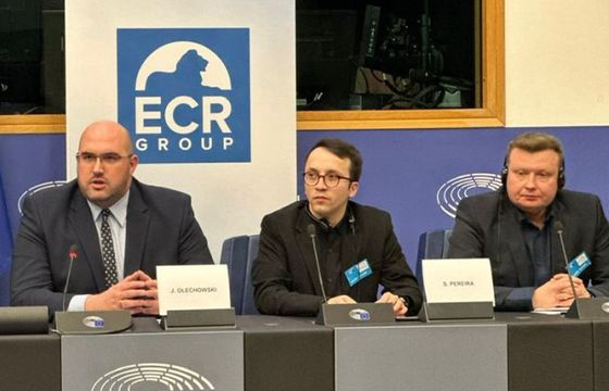 Olechowski i Pereira w europarlamencie o wolności słowa. "TVN działa na granicy prawa"