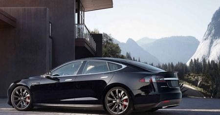 Tesla Model S po aktualizacji firmware jeszcze szybsza: setka w 2,4s