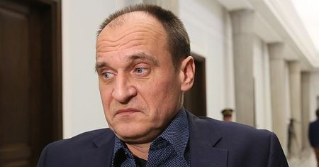 Hotel dla Kukiza kosztuje ponad dwa tysiące złotych miesięcznie. Po co mu więc mieszkanie w centrum Warszawy?