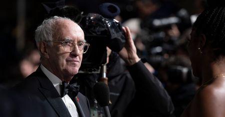 Jonathan Pryce z "The Crown" o odkryciu na temat księcia Filipa