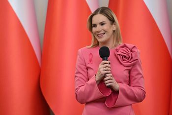 "Nieswojo się czuje". Nawrocka woli "pani Marto"