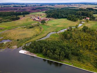 Nielegalny kanał w posiadłości męża Marty Kaczyńskiej. Prawnik: "powinien zostać zasypany"