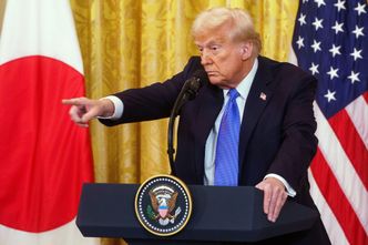 "Trump naprawdę wierzy w cła". Ekonomista mówi, jaki może być skutek wojny handlowej