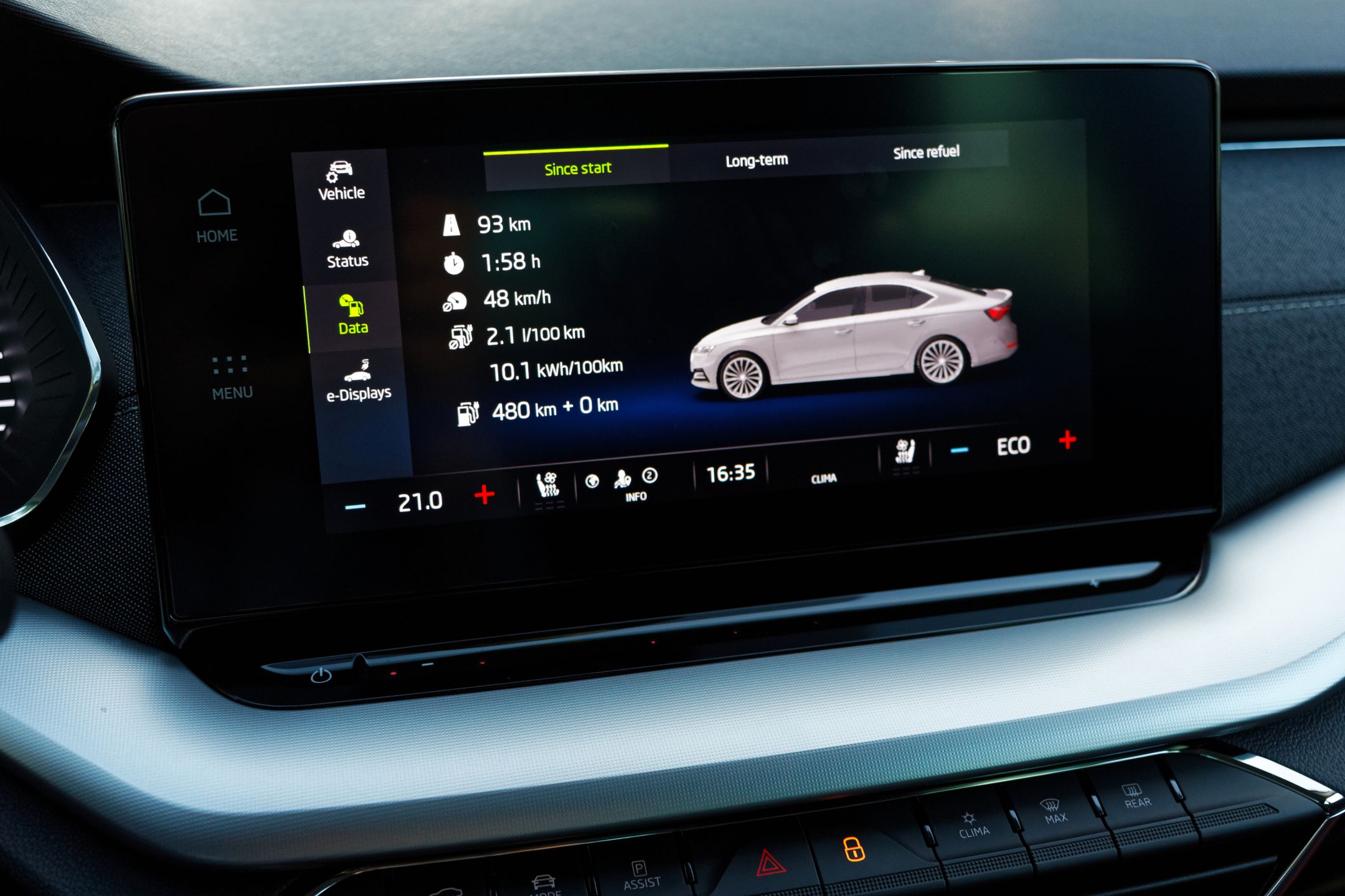 Osiągnięcie spalanie na poziomie 2 l/100 km w hybrydzie plug-in nie jest wyczynem. O ile auto zostało naładowane przed jazdą, a dystans nie jest za długi