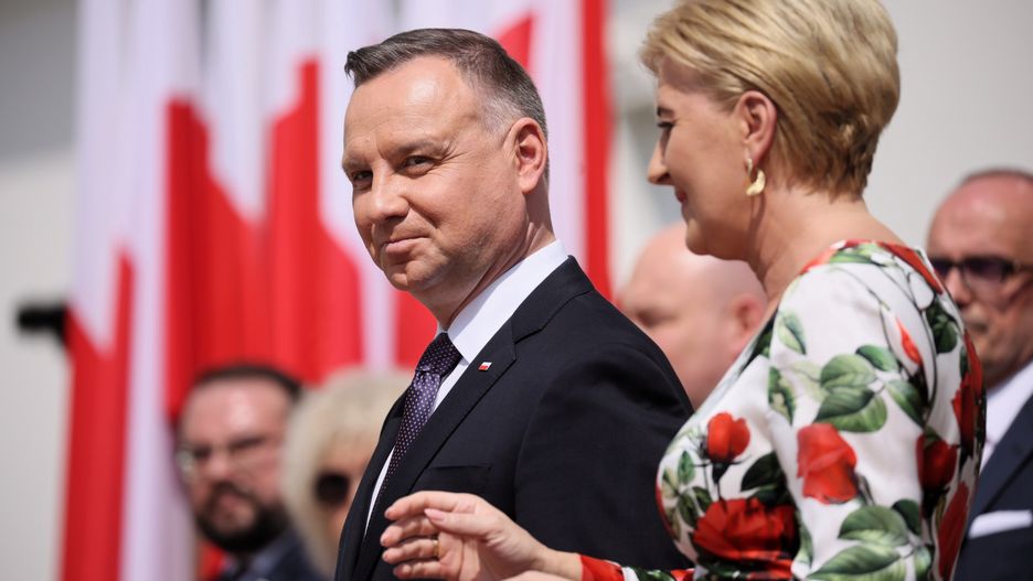 Andrzej Duda, Agata Kornhauser-Duda na ceremonii na dziedzińcu Belwederu w Warszawie