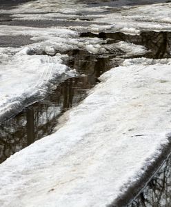 Fatalny stan drogi. Mieszkańcy wsi boją się, że nie dojedzie karetka