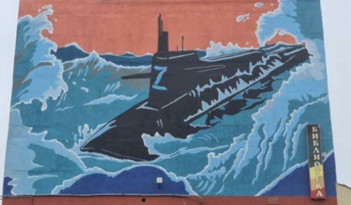 Mural po przemalowaniu nie przedstawia już amerykańskiej łodzi podwodnej klasy Los Angeles