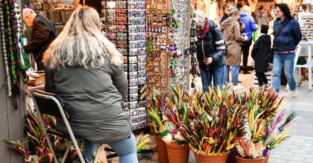 Herbata po 30, a chleb za 35 zł. "Paragony grozy" na jarmarku w Krakowie