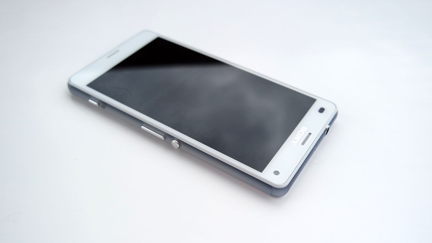 Sony Xperia Z3 Compact - jakość wykonania i ergonomia 6