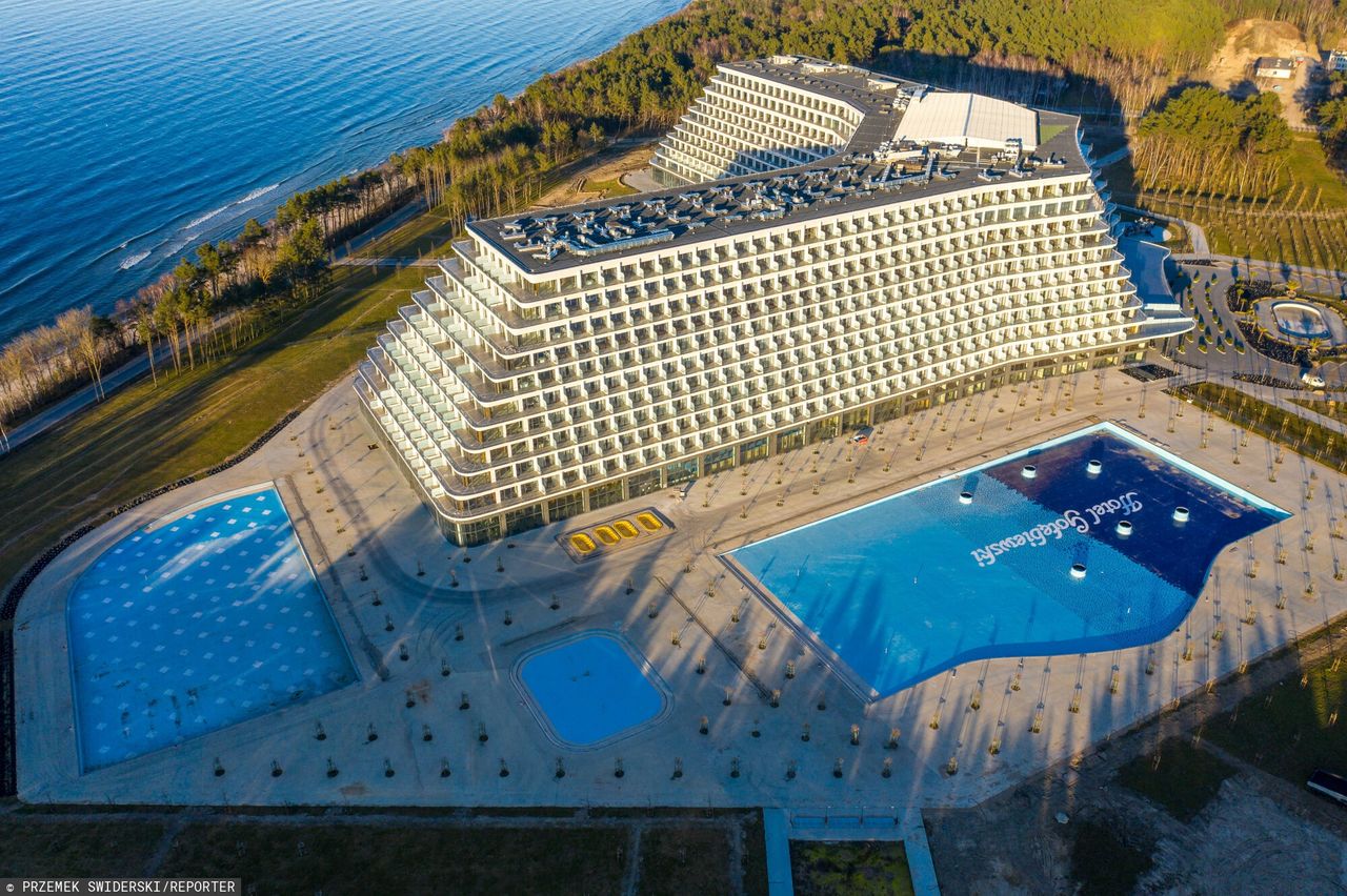 "Kontrowersyjne ceny". Niemcy piszą o hotelu Gołębiewskim w Pobierowie