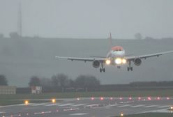 Dramatyczny moment lądowania w Bristolu. Piloci robili, co mogli