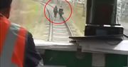 Przerażające wideo z Rosji. Kobiety na torach tuż przed jadącym pociągiem