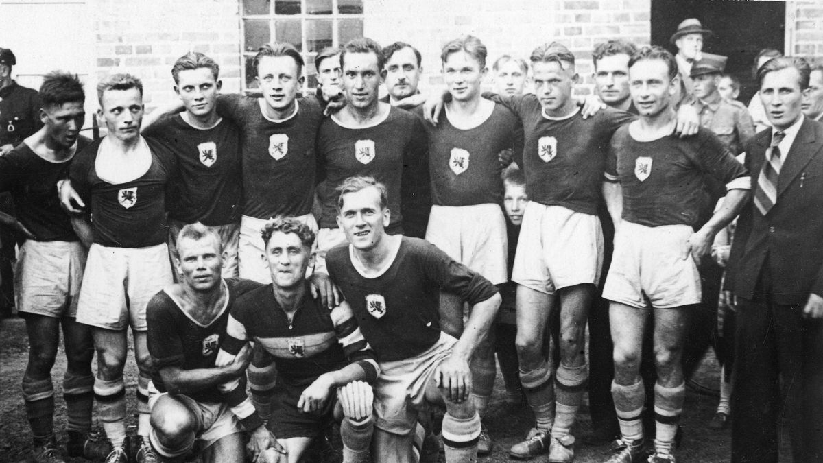 Piłkarze Gryfa przed meczem (1937)