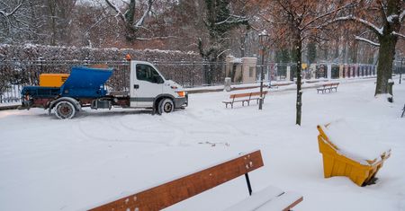 Śnieg w Polsce daje się we znaki. Prawie 170 tys. odbiorców bez prądu
