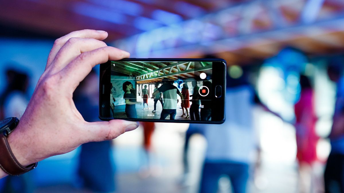 Działa, jak narkotyki. Ministerstwo Cyfryzacji przestrzega przed