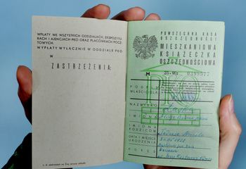 Wielu nadal ma w domu. Tyle jest dziś wart dokument