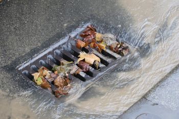 Łódź: Utrudnienia w ruchu spowodowane awarią sieci wodociągowych