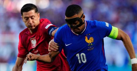 Kylian Mbappe zwyzywał Roberta Lewandowskiego podczas meczu. Francuski dziennikarz mówi o powodzie